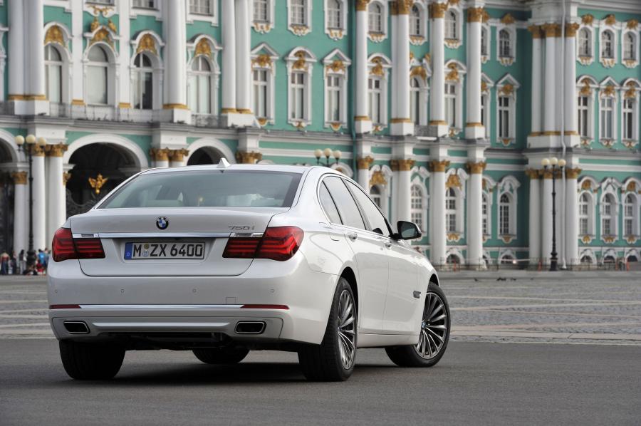  BMW 7-Series 2013 года  (фото 86 из 123)